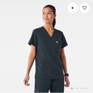 Figs women’s Catarina One-Pocket Scrub Top™ Color: dark harbor Small